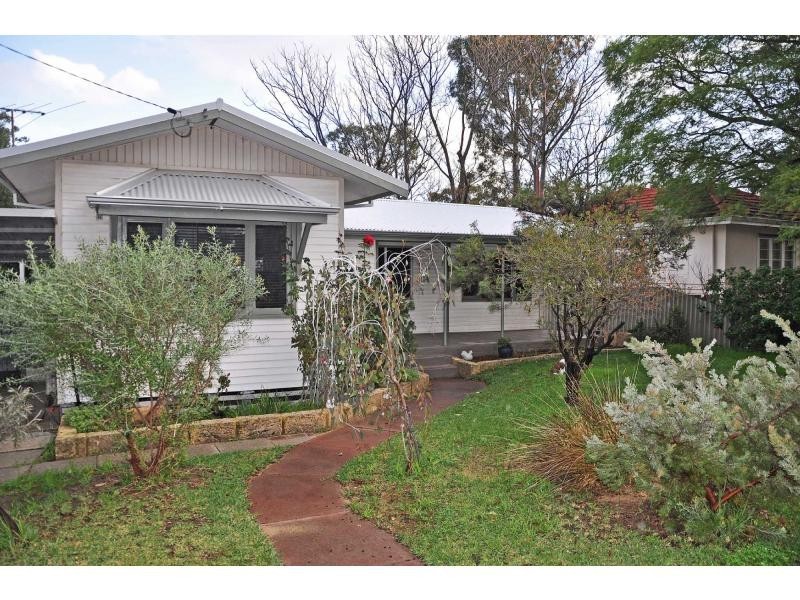 27 Harwood Street, Hilton WA 6163
