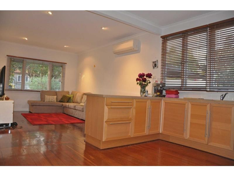 27 Harwood Street, Hilton WA 6163