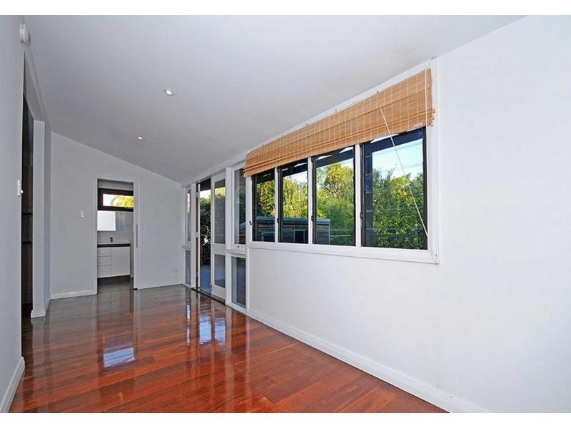 27 Harwood Street, Hilton WA 6163