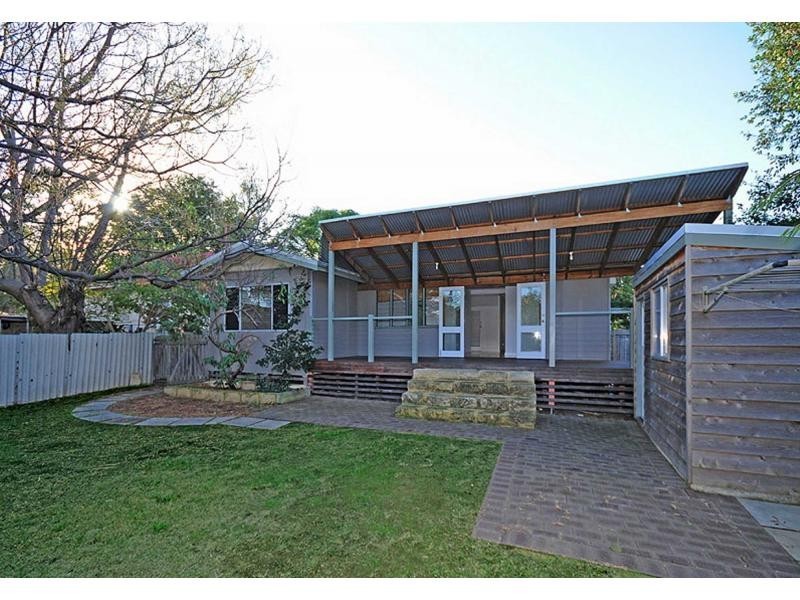 27 Harwood Street, Hilton WA 6163