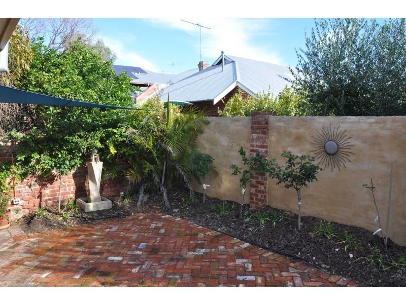 13 Lilly Street, South Fremantle WA 6162