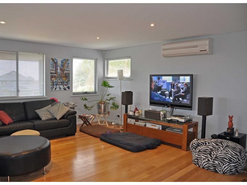 17 Noel Street, Hilton WA 6163