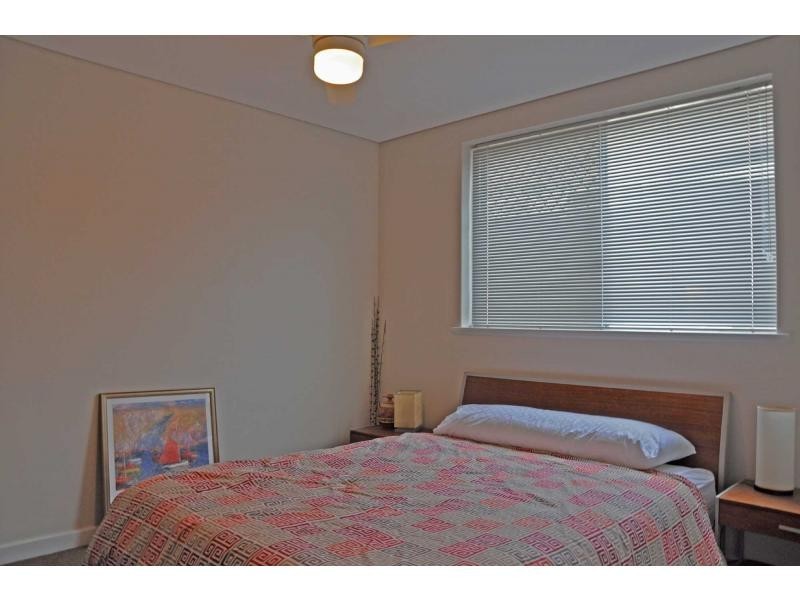 17 Noel Street, Hilton WA 6163