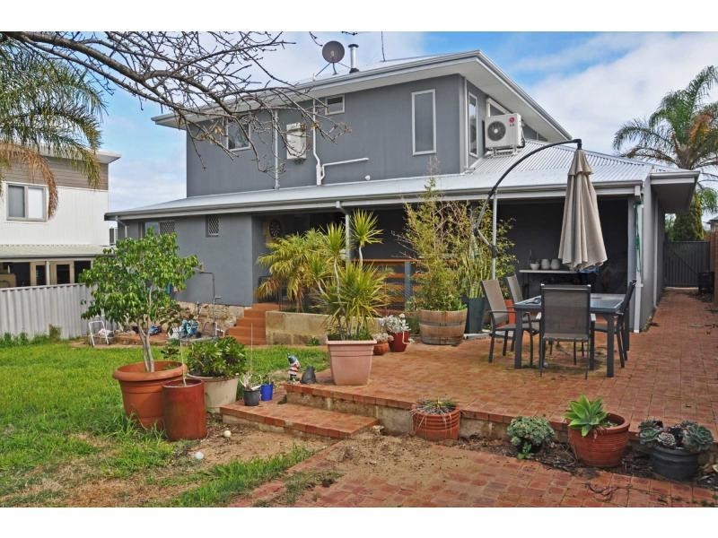 17 Noel Street, Hilton WA 6163