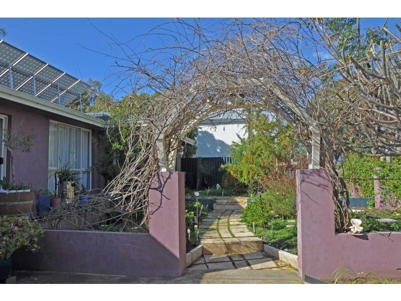 6 Pilbarra Street, White Gum Valley WA 6162