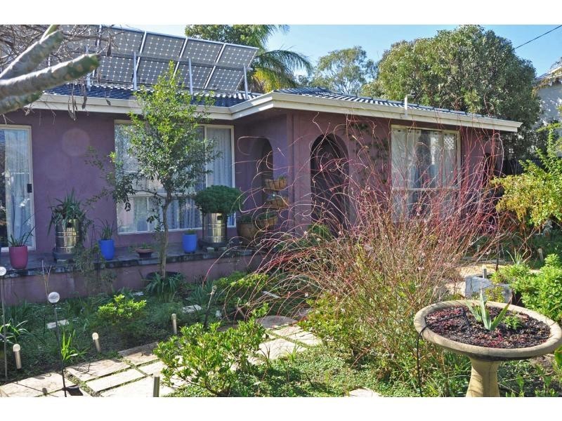 6 Pilbarra Street, White Gum Valley WA 6162