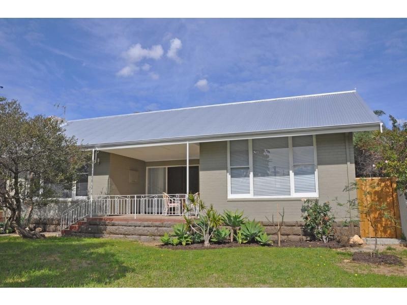 121A Watkins Street, White Gum Valley WA 6162