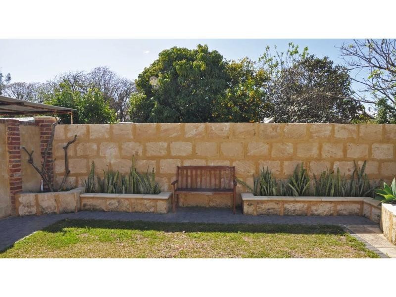 88 Samson Street, White Gum Valley WA 6162