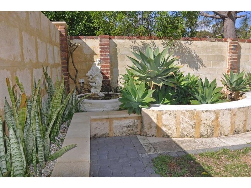 88 Samson Street, White Gum Valley WA 6162