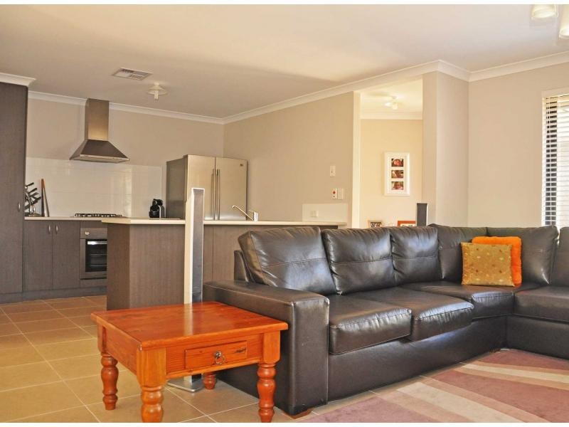 12A Oldham Crescent, Hilton WA 6163