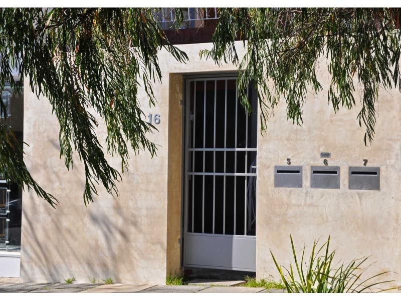 7/16 Minilya Avenue, White Gum Valley WA 6162