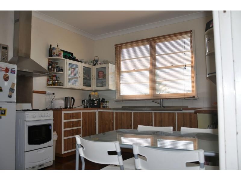 12 Oldham Crescent, Hilton WA 6163