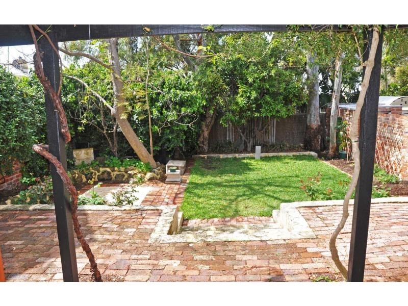 14 Wright Street, White Gum Valley WA 6162