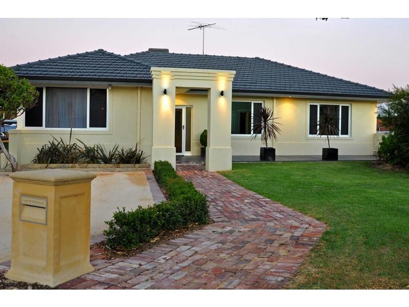 2 Mather Road, Beaconsfield WA 6162