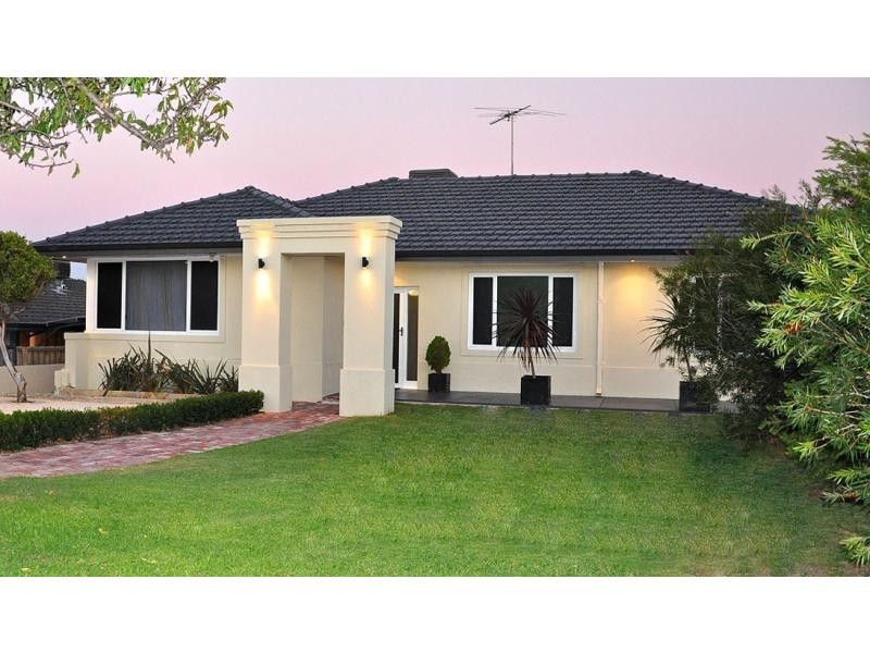 2 Mather Road, Beaconsfield WA 6162