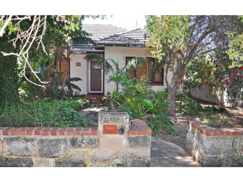 12 Lee Avenue, Hilton WA 6163