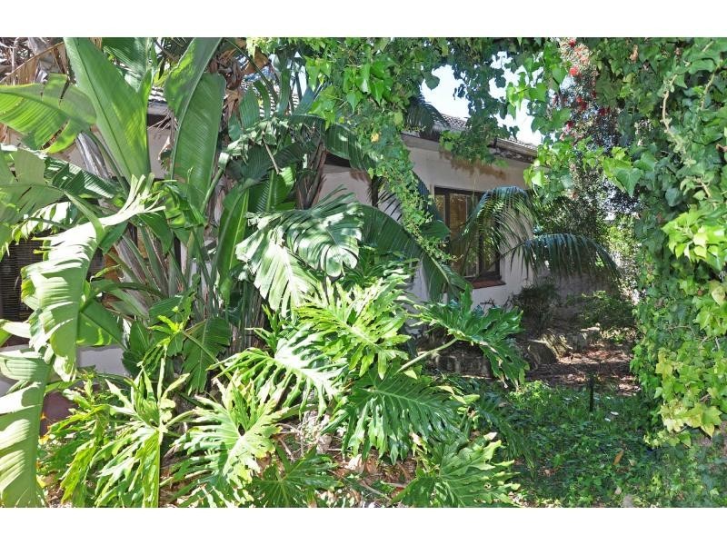 12 Lee Avenue, Hilton WA 6163