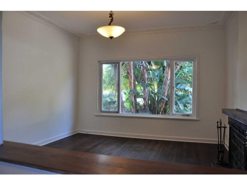 12 Lee Avenue, Hilton WA 6163