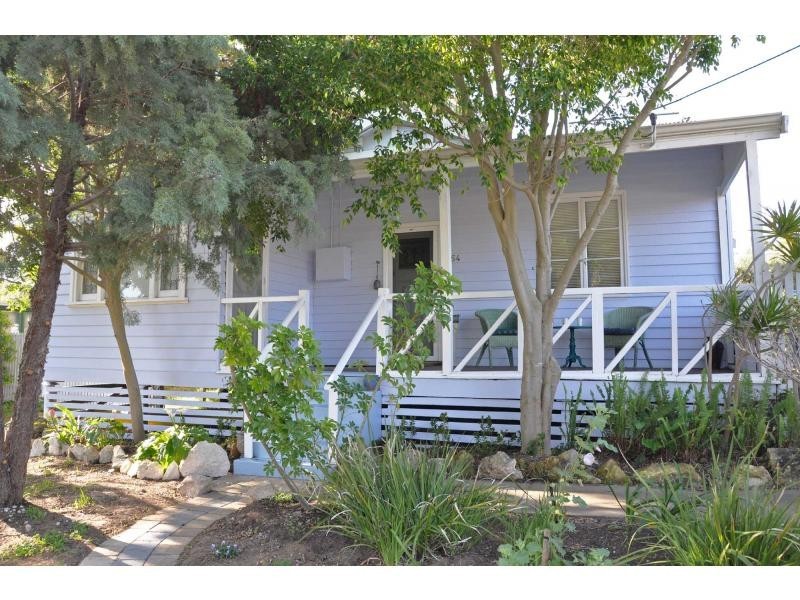 64 Watkins Street, White Gum Valley WA 6162