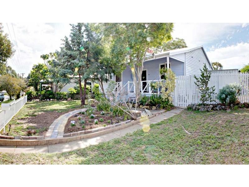 64 Watkins Street, White Gum Valley WA 6162