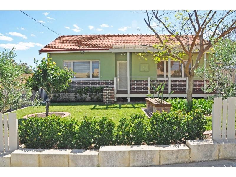 37 Hines Road, Hilton WA 6163