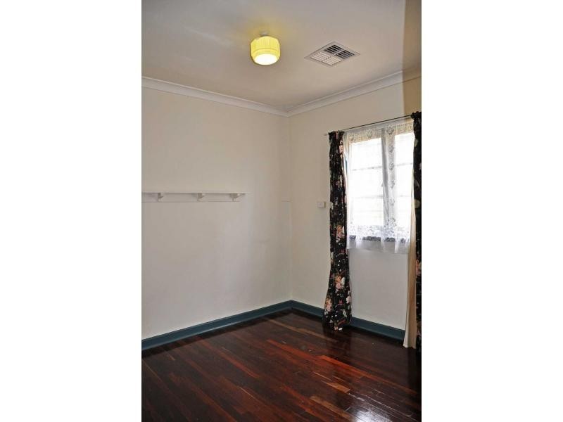 15 Wright Street, White Gum Valley WA 6162