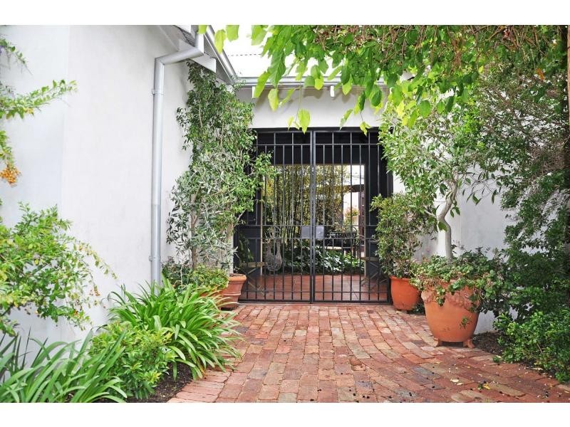 3 Clarke Street, Hilton WA 6163