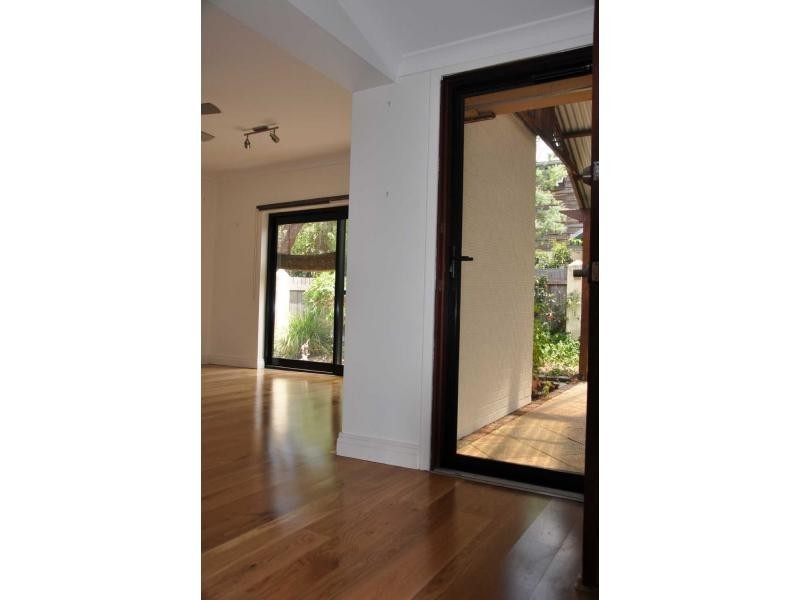 2B Rennie Crescent, Hilton WA 6163
