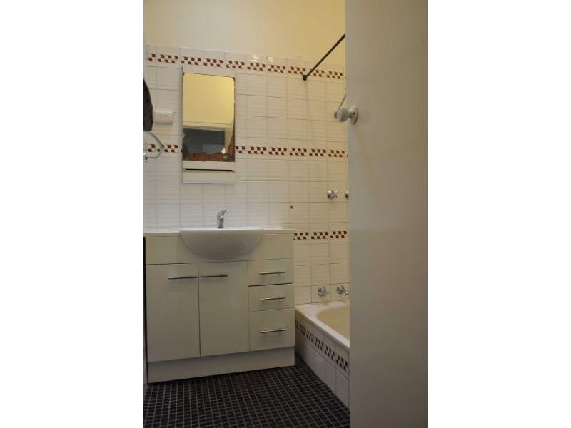 2B Rennie Crescent, Hilton WA 6163