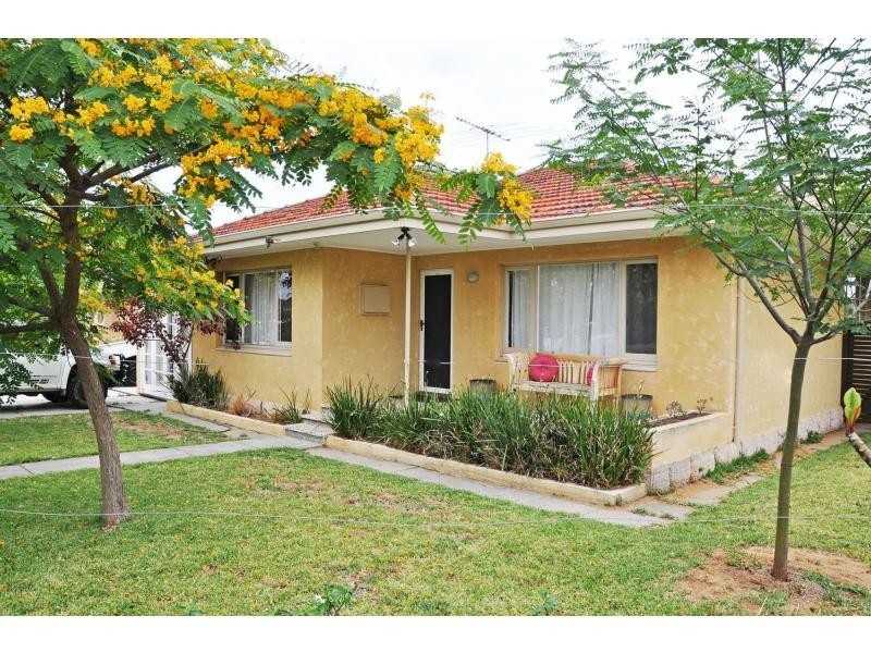 1 Tuart Street, Hamilton Hill WA 6163