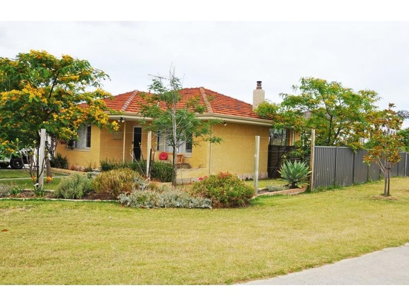 1 Tuart Street, Hamilton Hill WA 6163