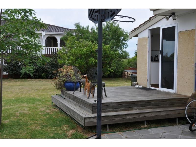 1 Tuart Street, Hamilton Hill WA 6163