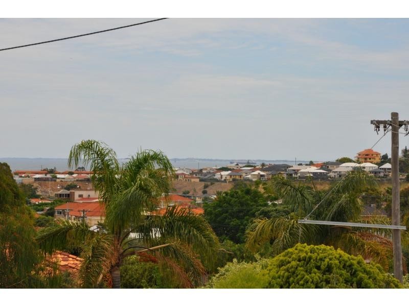 1 Tuart Street, Hamilton Hill WA 6163