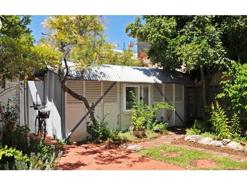 11A Watkins Street, Fremantle WA 6160