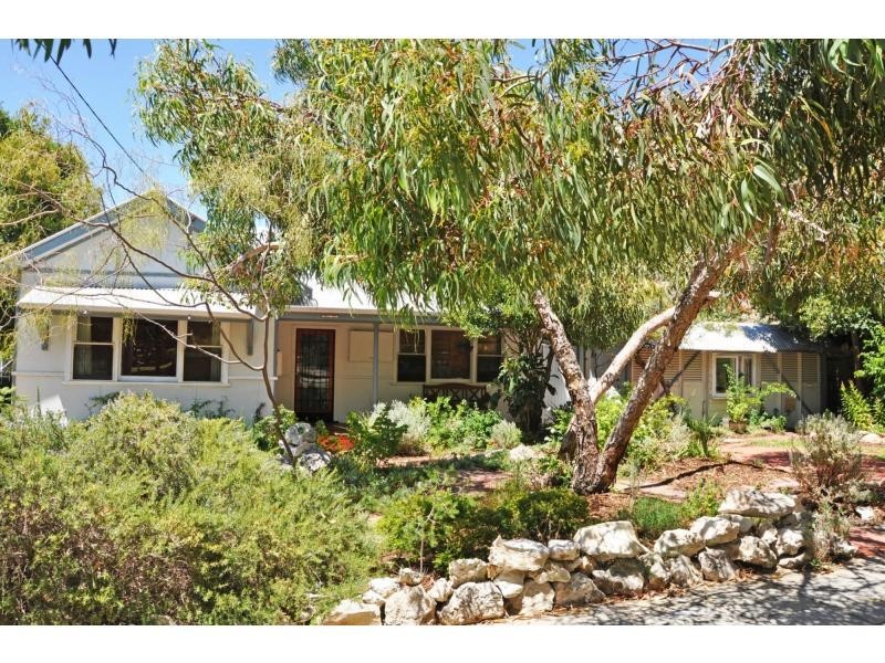 11A Watkins Street, Fremantle WA 6160