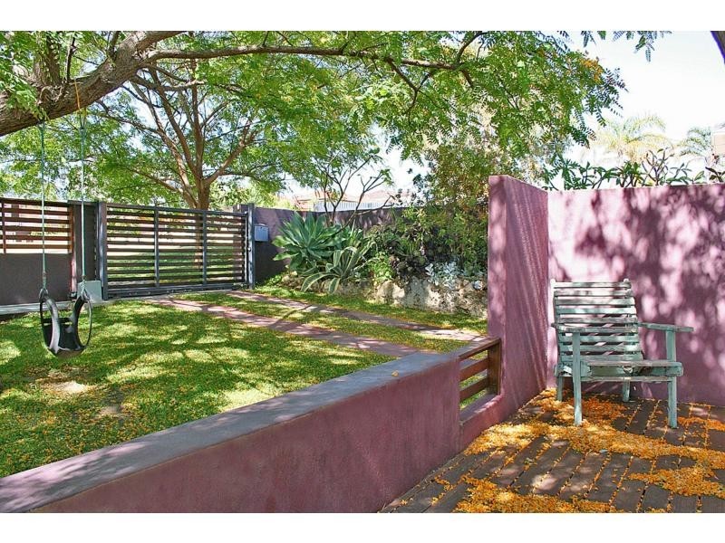 64 Samson Street, White Gum Valley WA 6162