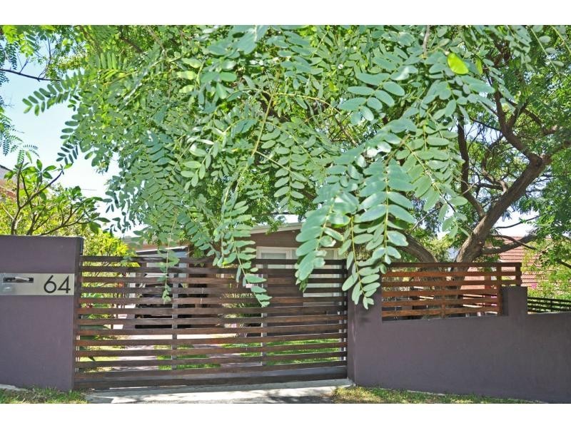 64 Samson Street, White Gum Valley WA 6162