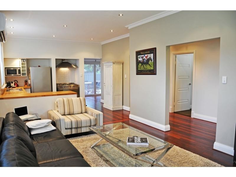 46 Nicholas Crescent, Hilton WA 6163