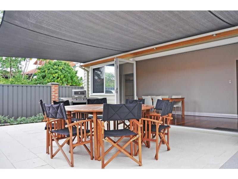 46 Nicholas Crescent, Hilton WA 6163