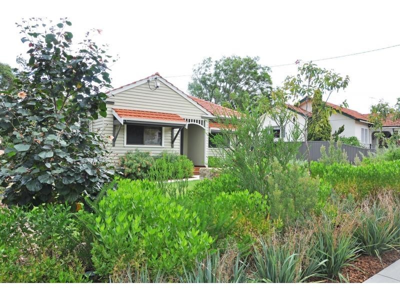 46 Nicholas Crescent, Hilton WA 6163