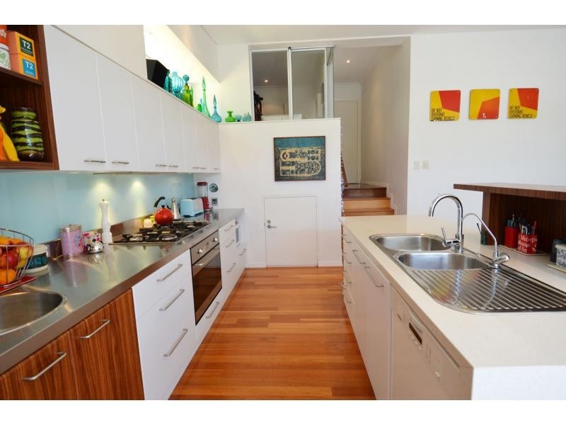 64 Samson Street, White Gum Valley WA 6162