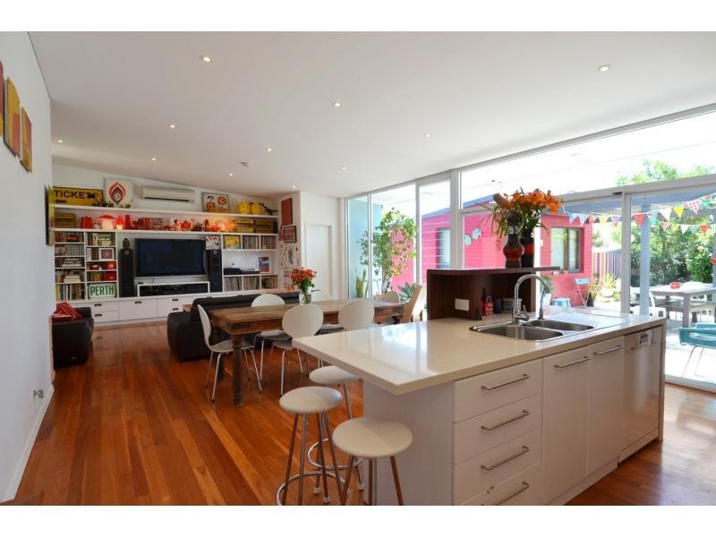 64 Samson Street, White Gum Valley WA 6162