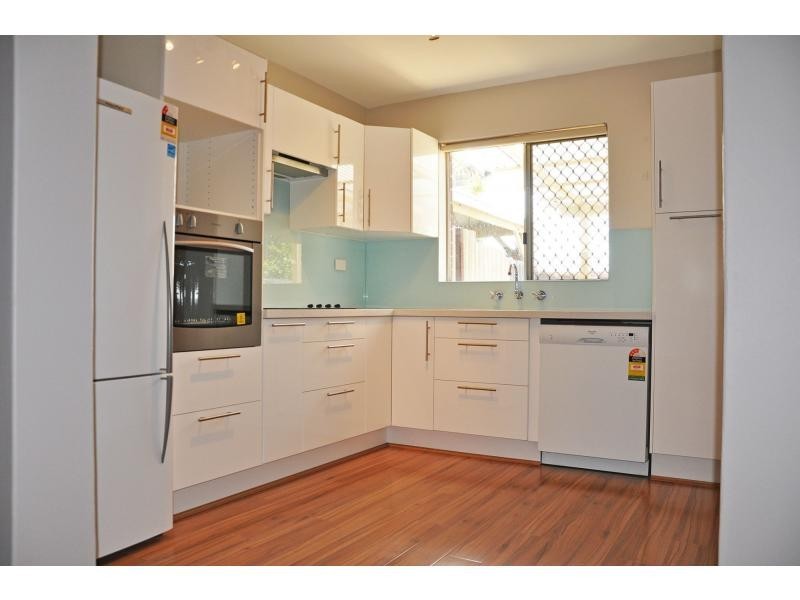 8/52 Samson Street, White Gum Valley WA 6162