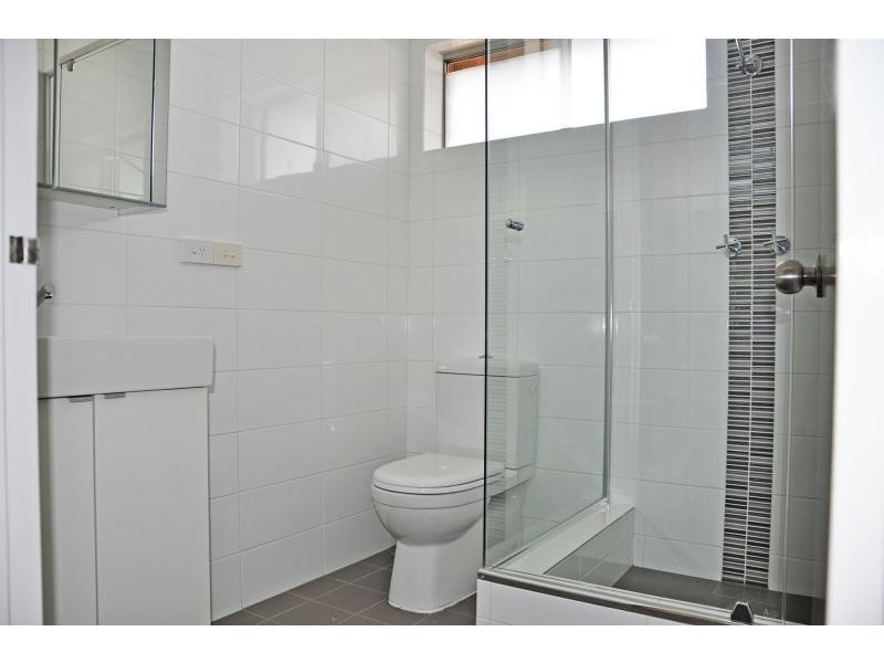 8/52 Samson Street, White Gum Valley WA 6162