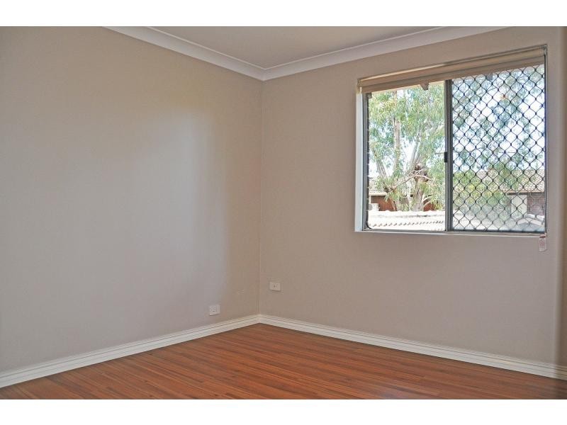 8/52 Samson Street, White Gum Valley WA 6162