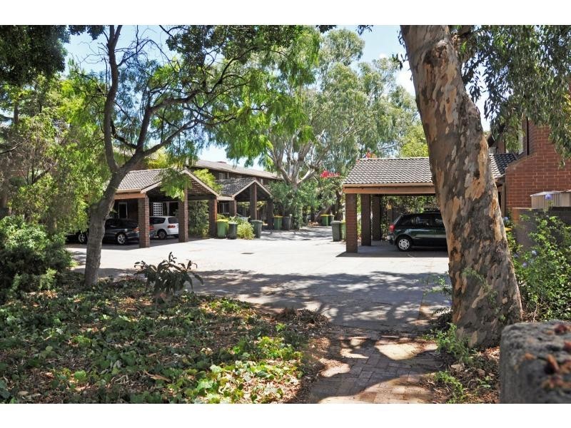 8/52 Samson Street, White Gum Valley WA 6162