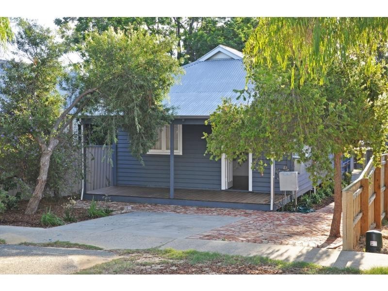 5 Taylor Street, White Gum Valley WA 6162