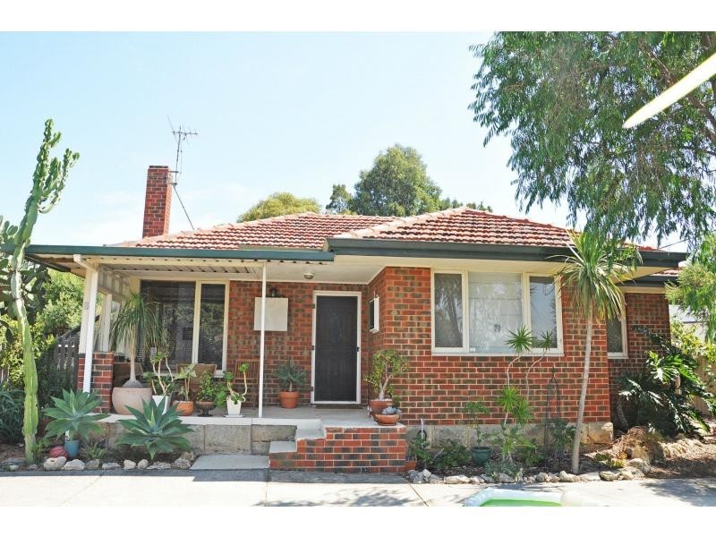 8 Hartley Street, Coolbellup WA 6163