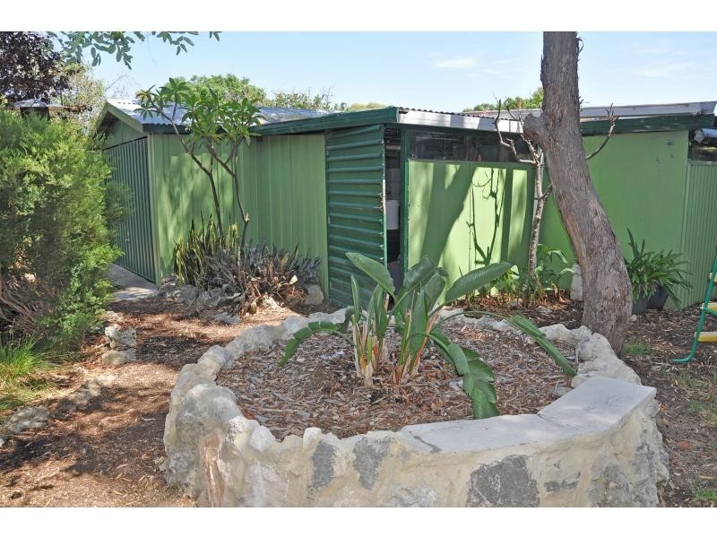 8 Hartley Street, Coolbellup WA 6163