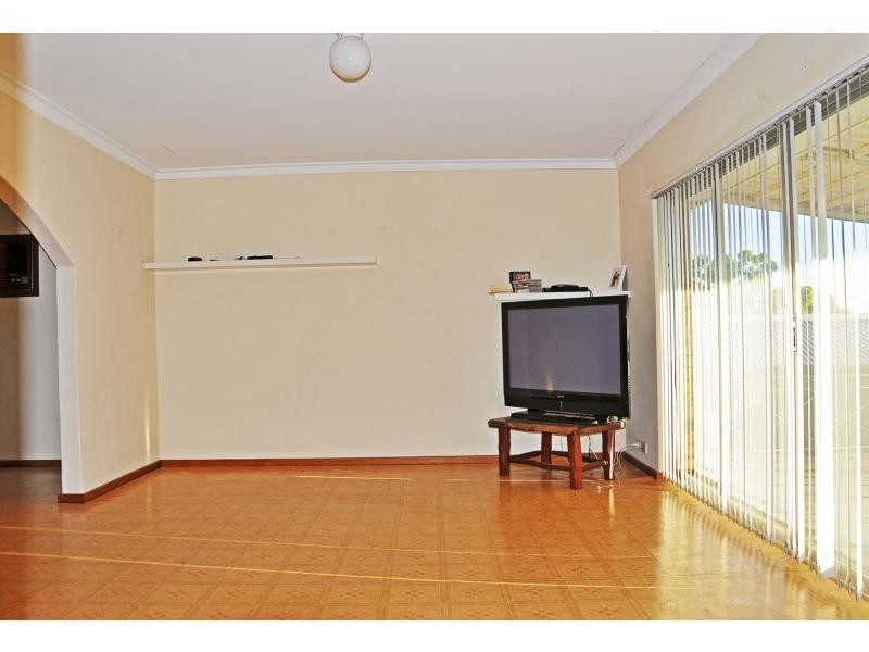 14 Deering Street, Beaconsfield WA 6162
